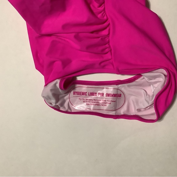 Eo Menie Somen One piece Pink Cutout Swimsuit - Picture 5 of 5